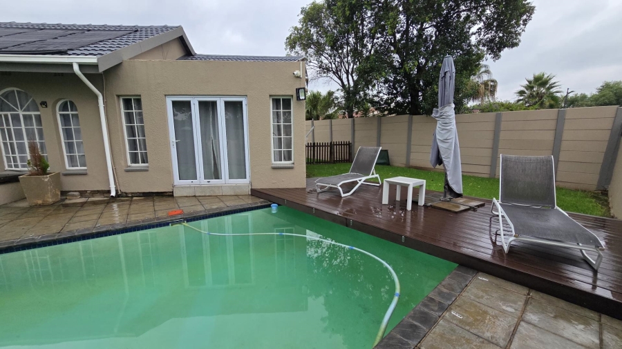 4 Bedroom Property for Sale in Verwoerdpark Gauteng