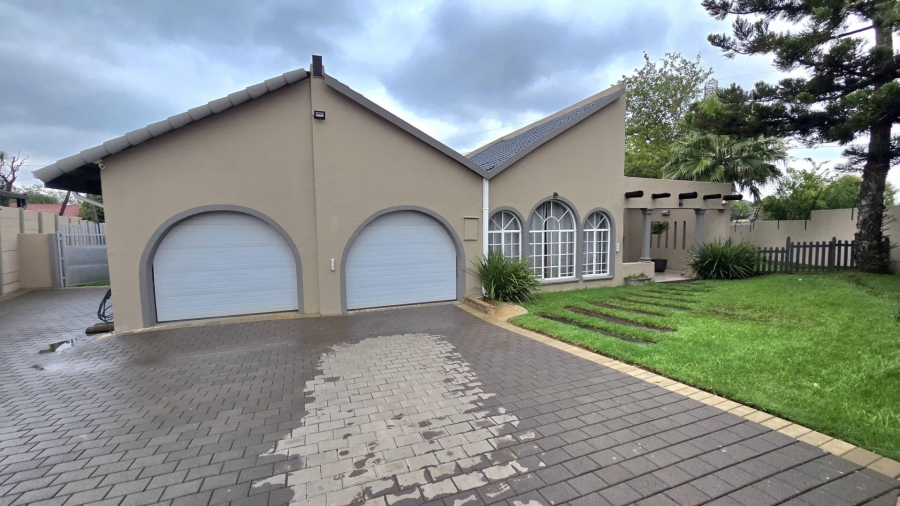 4 Bedroom Property for Sale in Verwoerdpark Gauteng