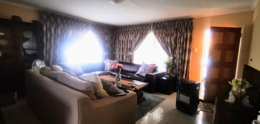 To Let 3 Bedroom Property for Rent in Leopard