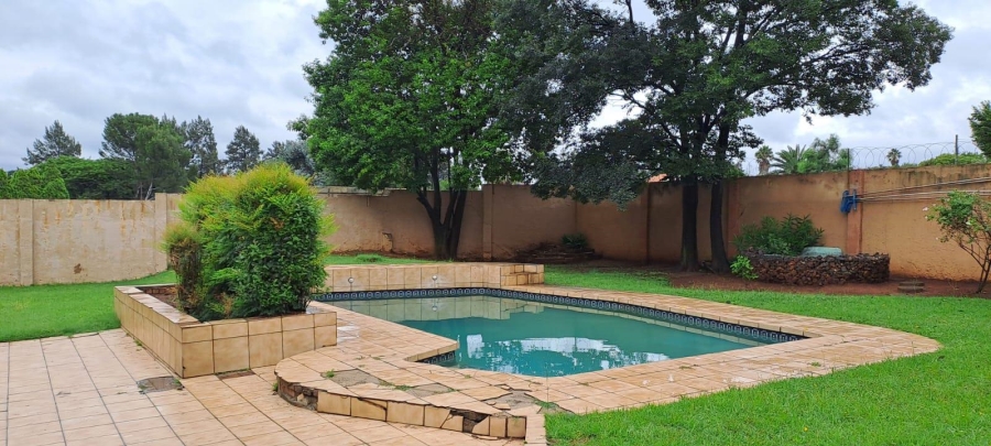 3 Bedroom Property for Sale in Brackendowns Gauteng