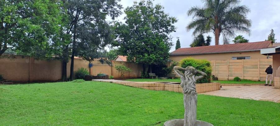 3 Bedroom Property for Sale in Brackendowns Gauteng