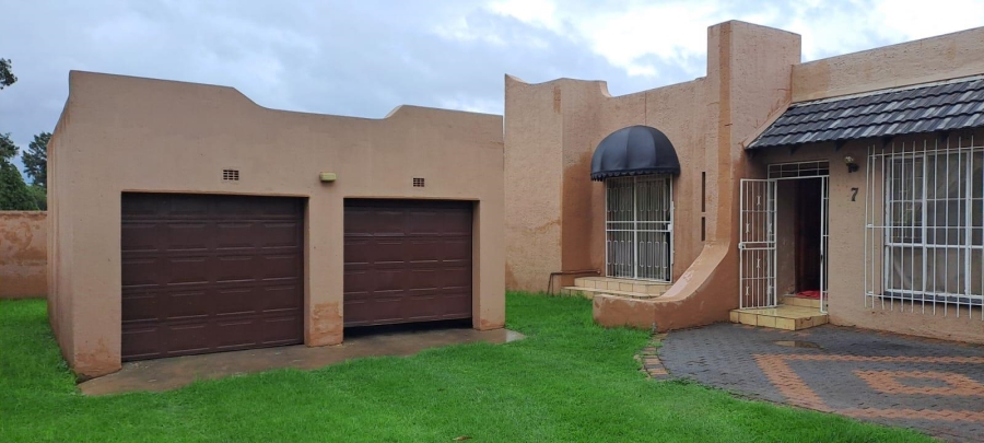 3 Bedroom Property for Sale in Brackendowns Gauteng