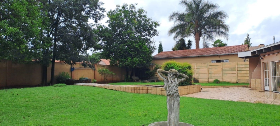 3 Bedroom Property for Sale in Brackendowns Gauteng