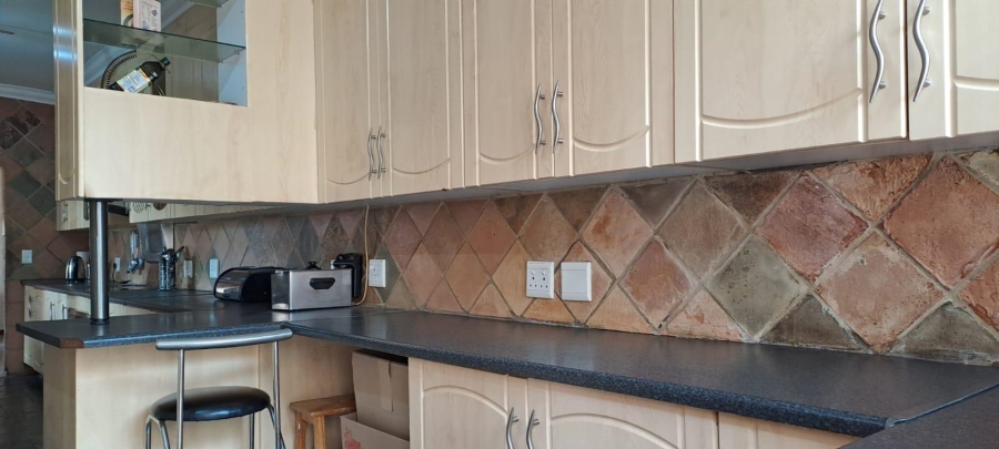 3 Bedroom Property for Sale in Brackendowns Gauteng
