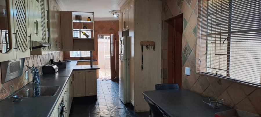 3 Bedroom Property for Sale in Brackendowns Gauteng