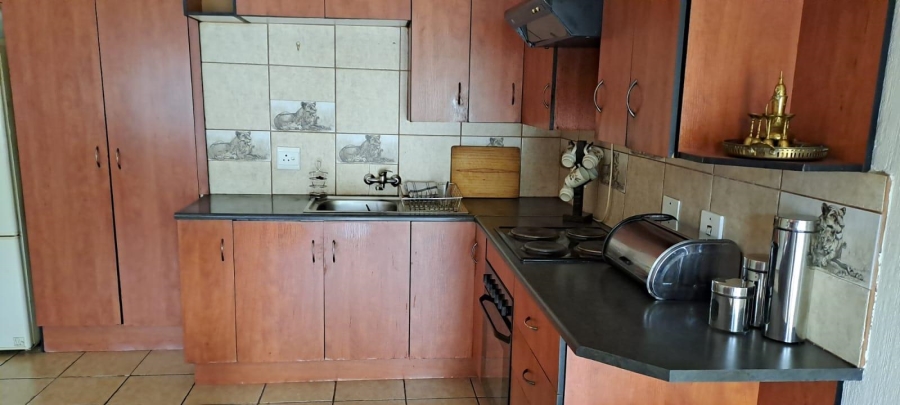 3 Bedroom Property for Sale in Brackendowns Gauteng