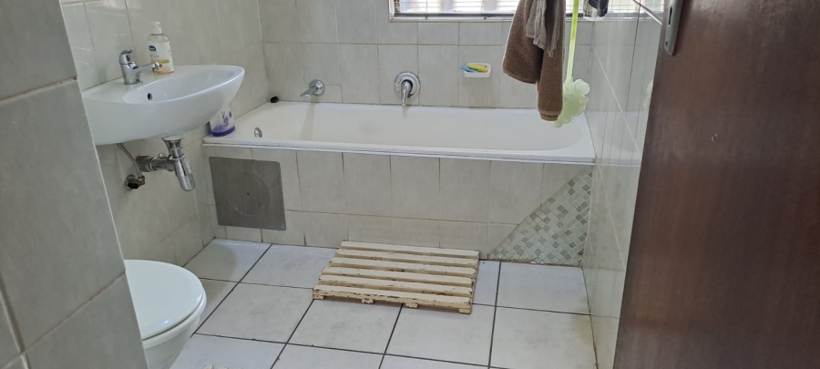3 Bedroom Property for Sale in Brackendowns Gauteng