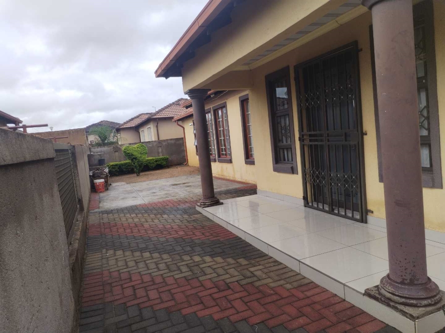 5 Bedroom Property for Sale in Nellmapius Gauteng