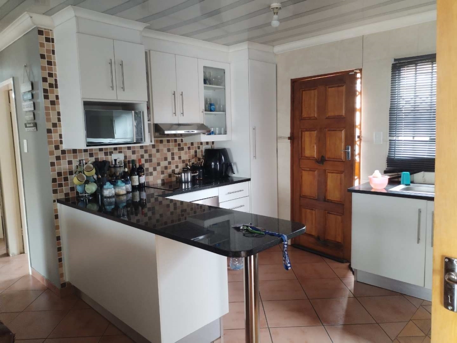 5 Bedroom Property for Sale in Nellmapius Gauteng