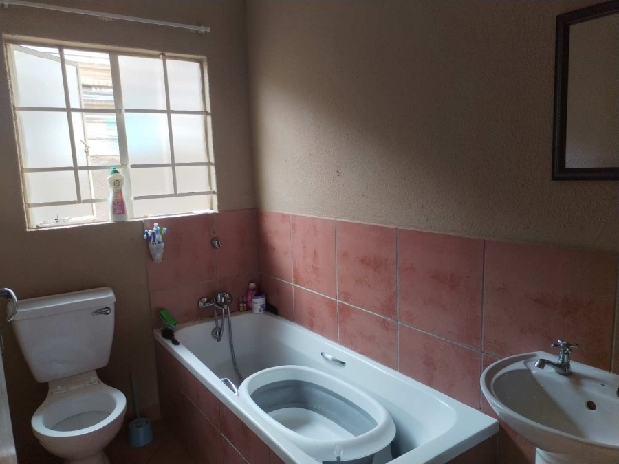 5 Bedroom Property for Sale in Nellmapius Gauteng