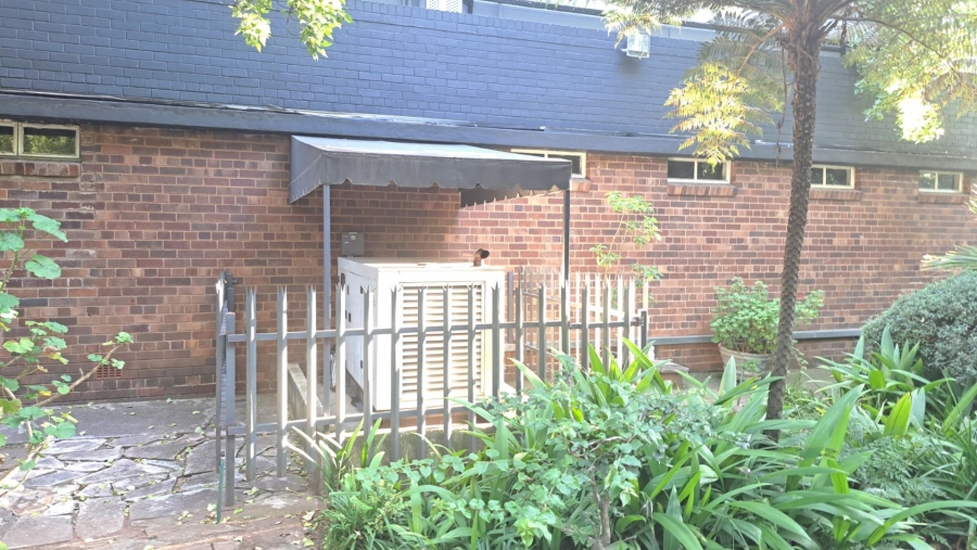 To Let 2 Bedroom Property for Rent in Illovo Gauteng