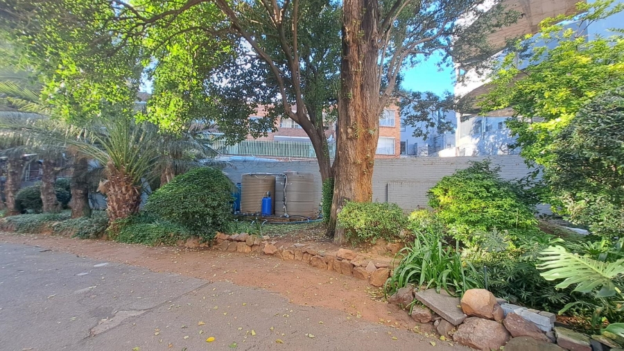 To Let 2 Bedroom Property for Rent in Illovo Gauteng