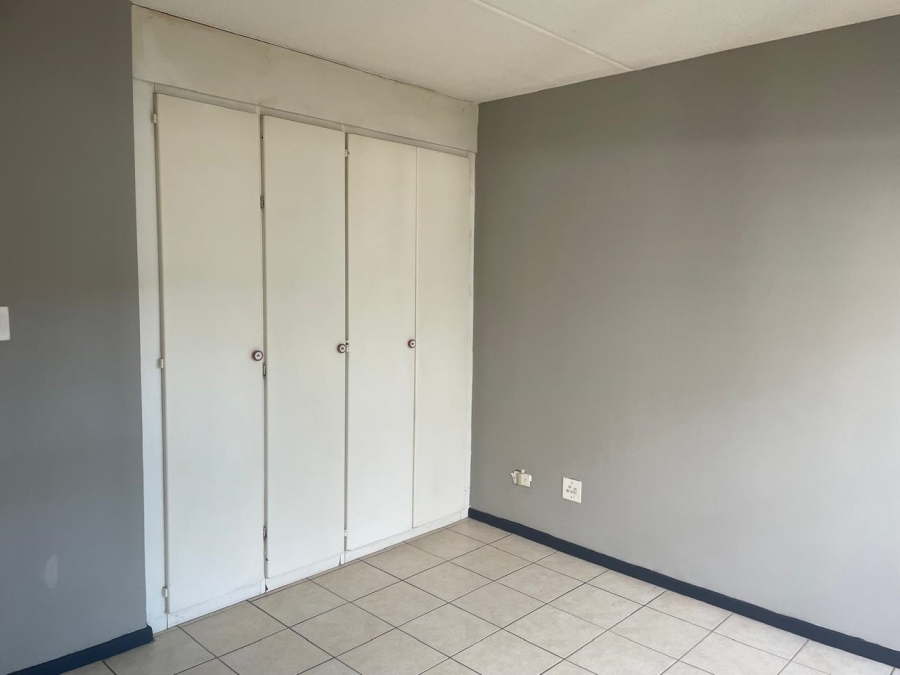 2 Bedroom Property for Sale in Buccleuch Gauteng