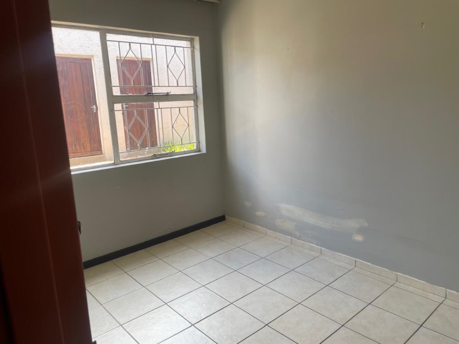 2 Bedroom Property for Sale in Buccleuch Gauteng