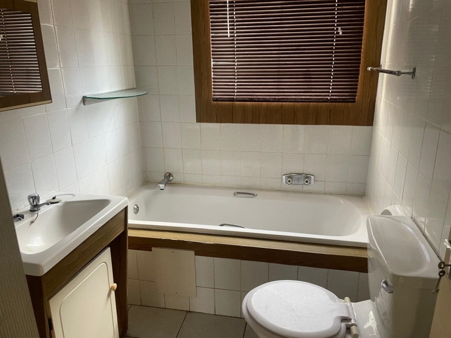 2 Bedroom Property for Sale in Buccleuch Gauteng