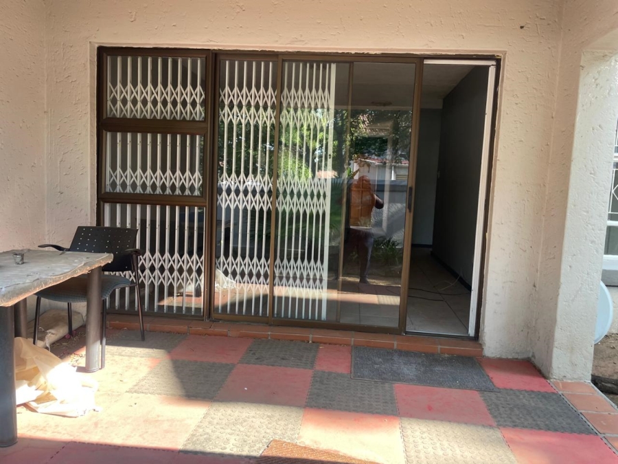 2 Bedroom Property for Sale in Buccleuch Gauteng