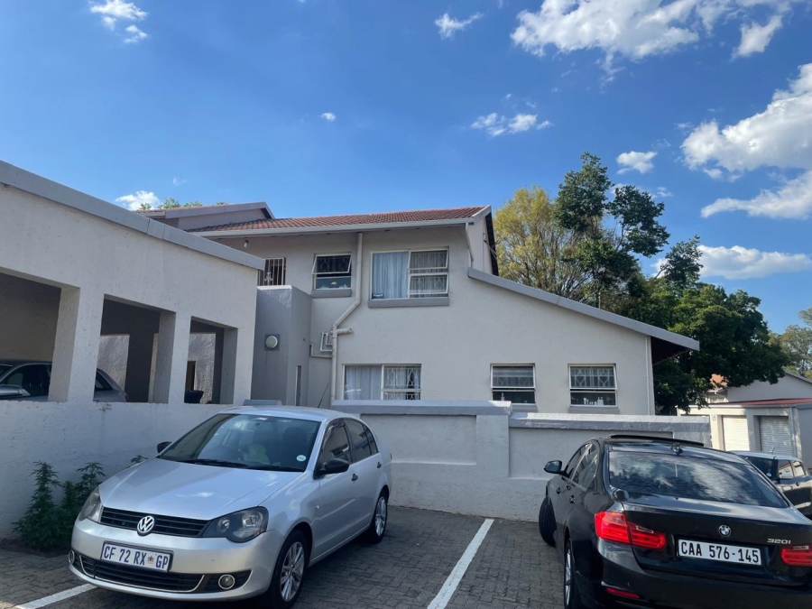 2 Bedroom Property for Sale in Buccleuch Gauteng