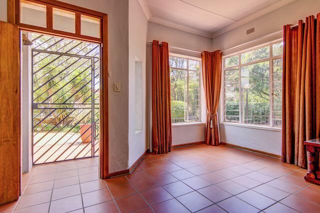 5 Bedroom Property for Sale in South Kensington Gauteng