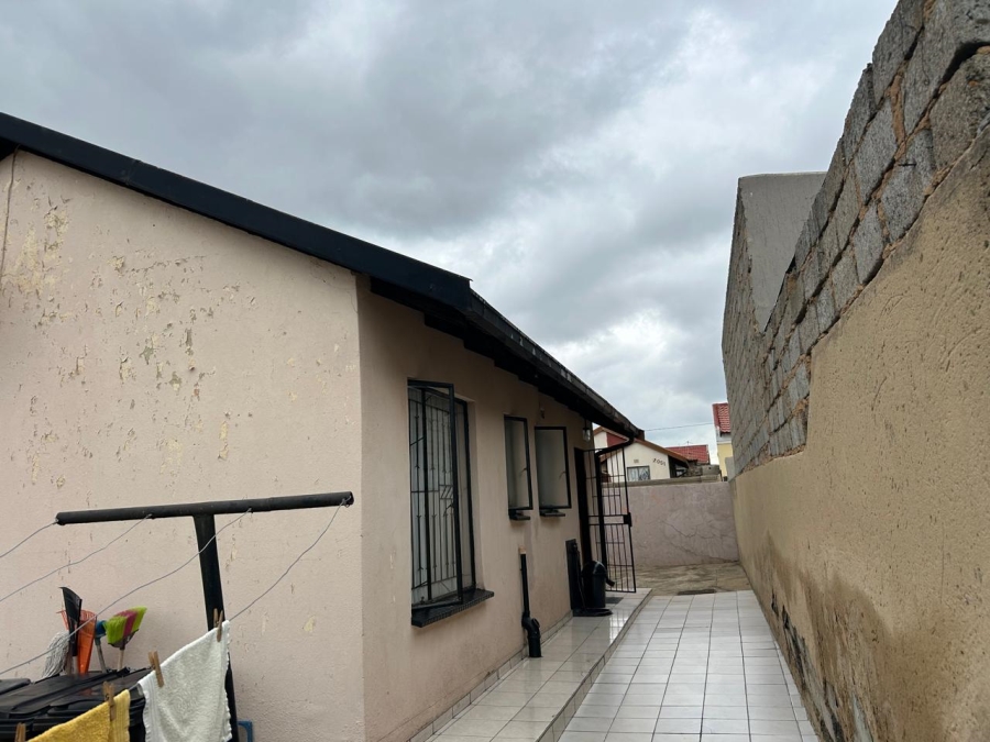 2 Bedroom Property for Sale in Ebony Park Gauteng