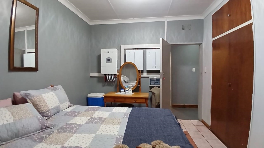 6 Bedroom Property for Sale in Birchleigh Gauteng