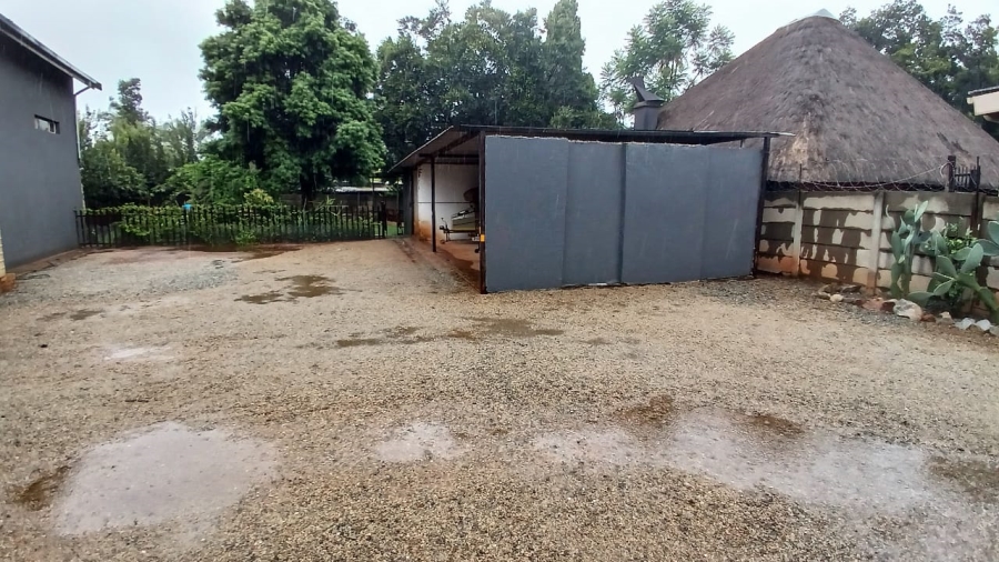 6 Bedroom Property for Sale in Birchleigh Gauteng