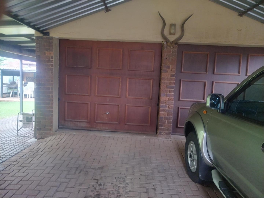 5 Bedroom Property for Sale in Van Riebeeck Park Gauteng