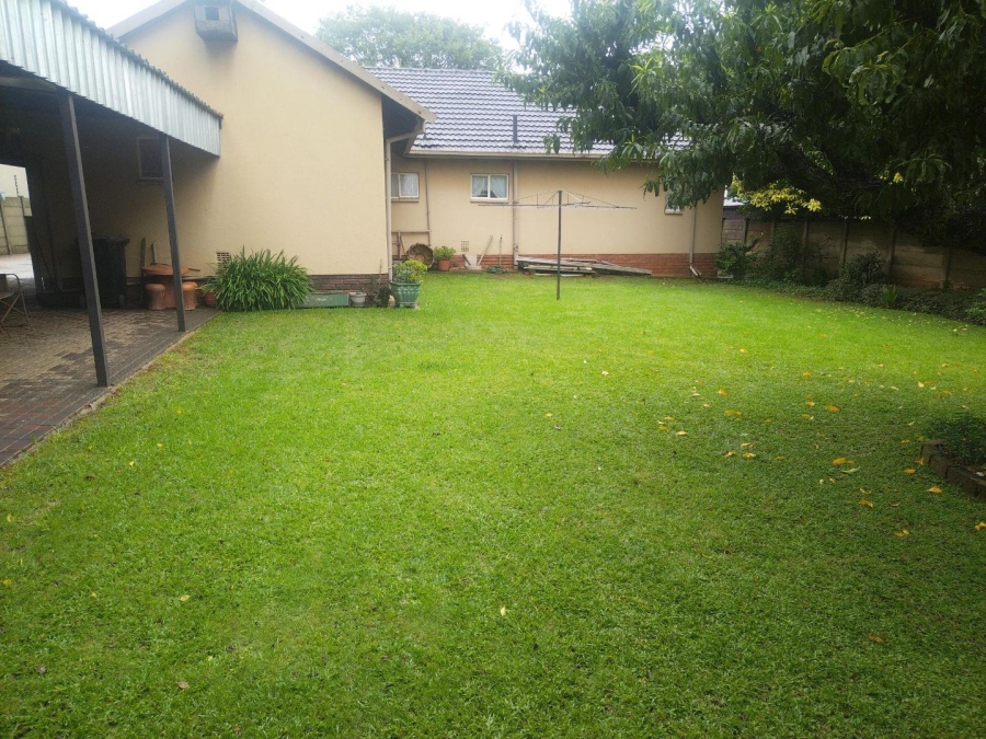 5 Bedroom Property for Sale in Van Riebeeck Park Gauteng