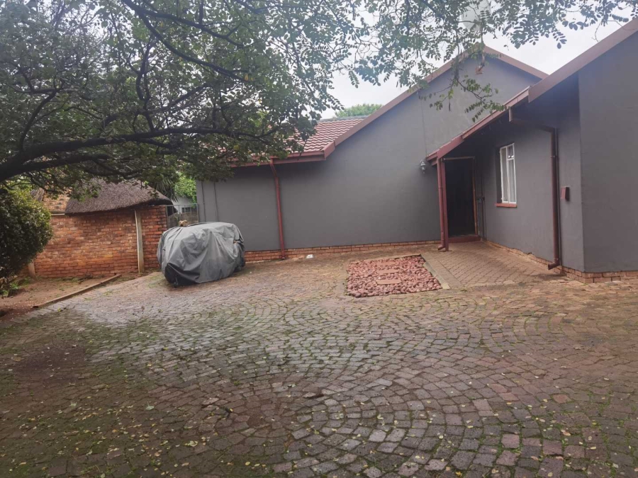 5 Bedroom Property for Sale in Norkem Park Gauteng