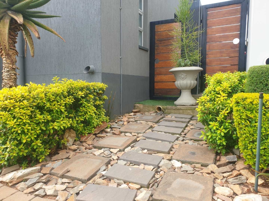 4 Bedroom Property for Sale in Eye of Africa Gauteng