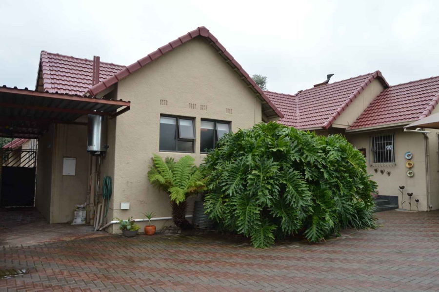 4 Bedroom Property for Sale in Verwoerdpark Gauteng