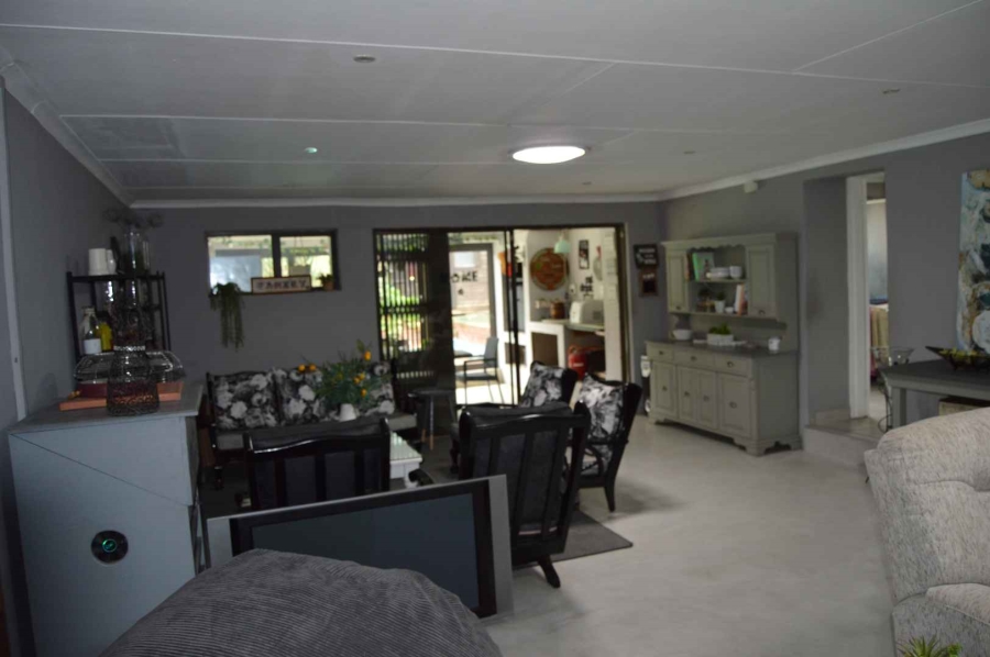 4 Bedroom Property for Sale in Verwoerdpark Gauteng