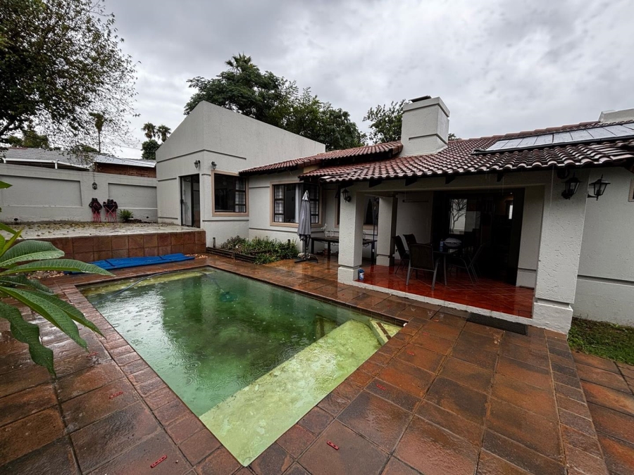 To Let 4 Bedroom Property for Rent in Bryanston Gauteng