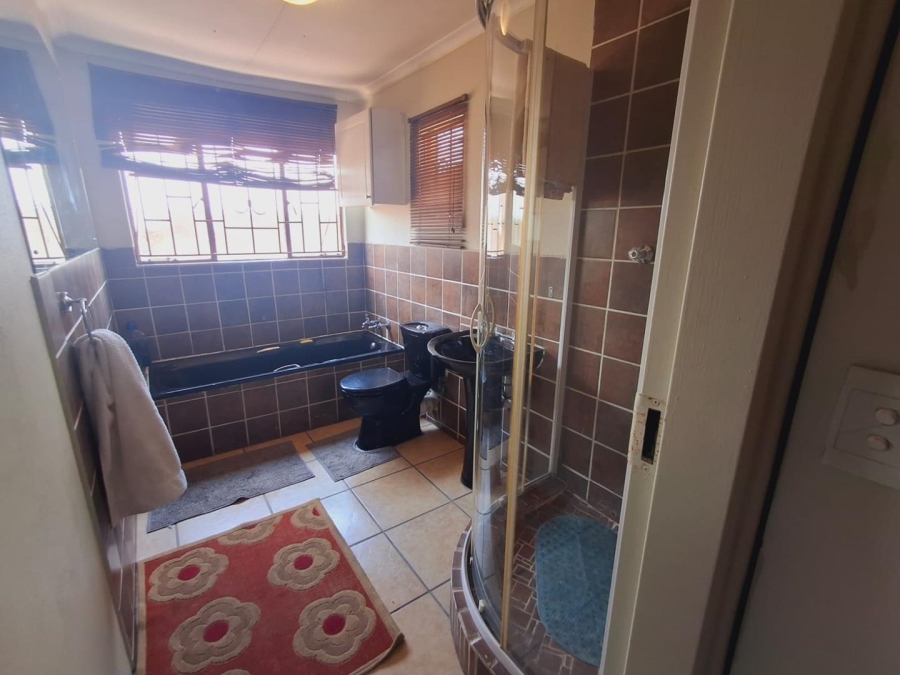 3 Bedroom Property for Sale in Olievenhoutbosch A H Gauteng