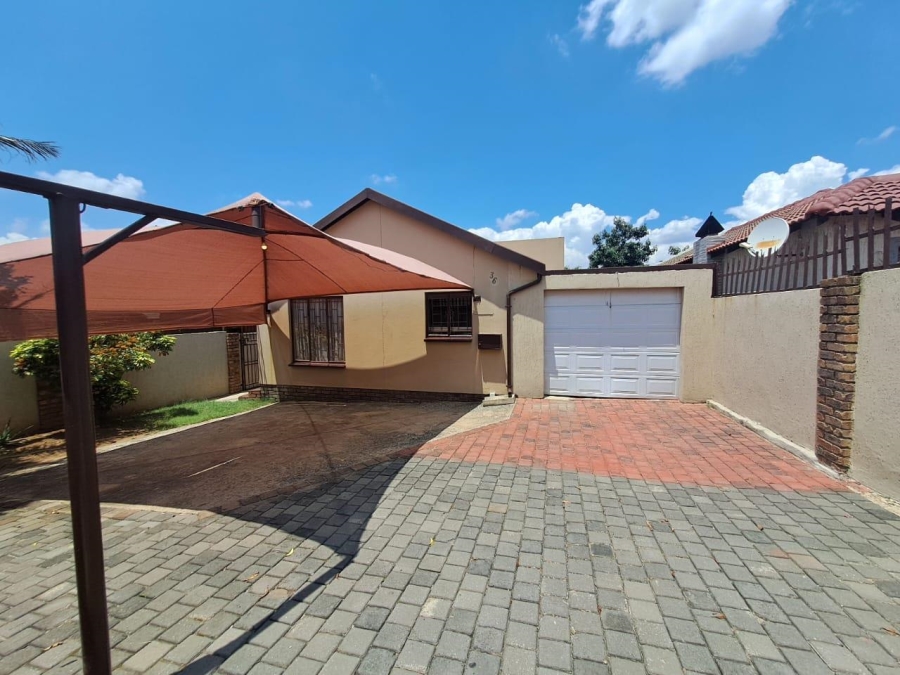 3 Bedroom Property for Sale in Olievenhoutbosch A H Gauteng