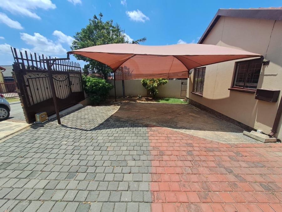 3 Bedroom Property for Sale in Olievenhoutbosch A H Gauteng