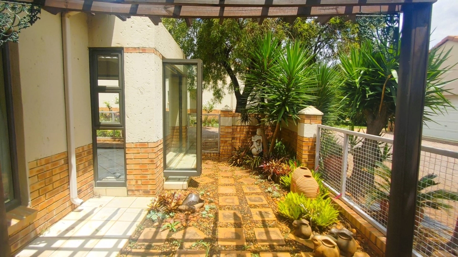 1 Bedroom Property for Sale in Tijger Valley Gauteng