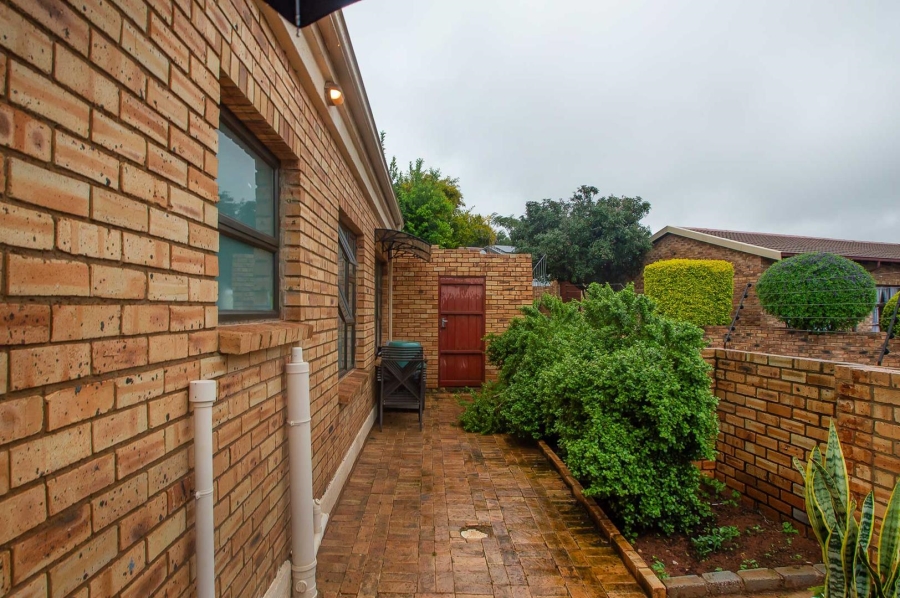 3 Bedroom Property for Sale in Rangeview Gauteng