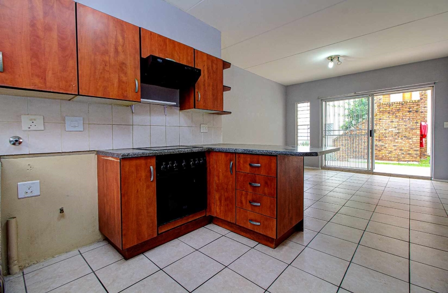 2 Bedroom Property for Sale in Wilgeheuwel Gauteng