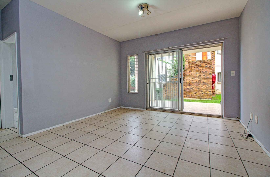 2 Bedroom Property for Sale in Wilgeheuwel Gauteng