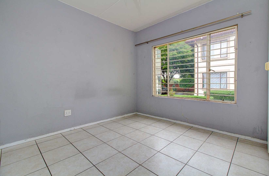 2 Bedroom Property for Sale in Wilgeheuwel Gauteng