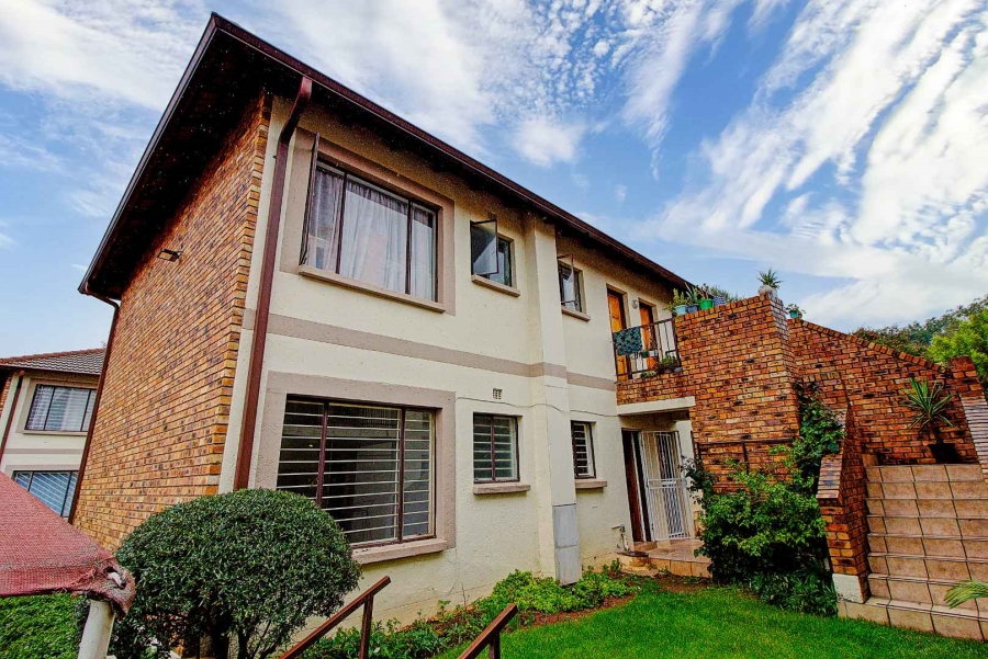 2 Bedroom Property for Sale in Wilgeheuwel Gauteng