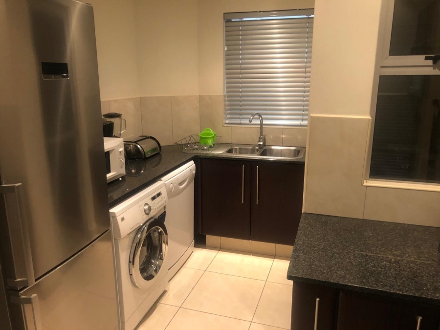 To Let 2 Bedroom Property for Rent in Sandhurst Gauteng