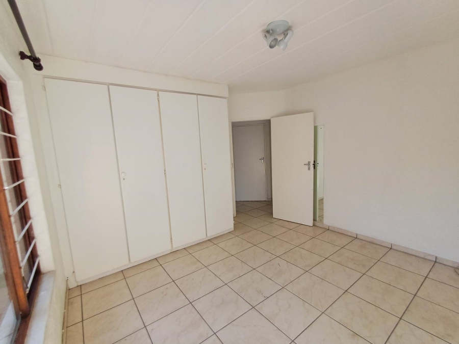 To Let 2 Bedroom Property for Rent in Sandown Gauteng