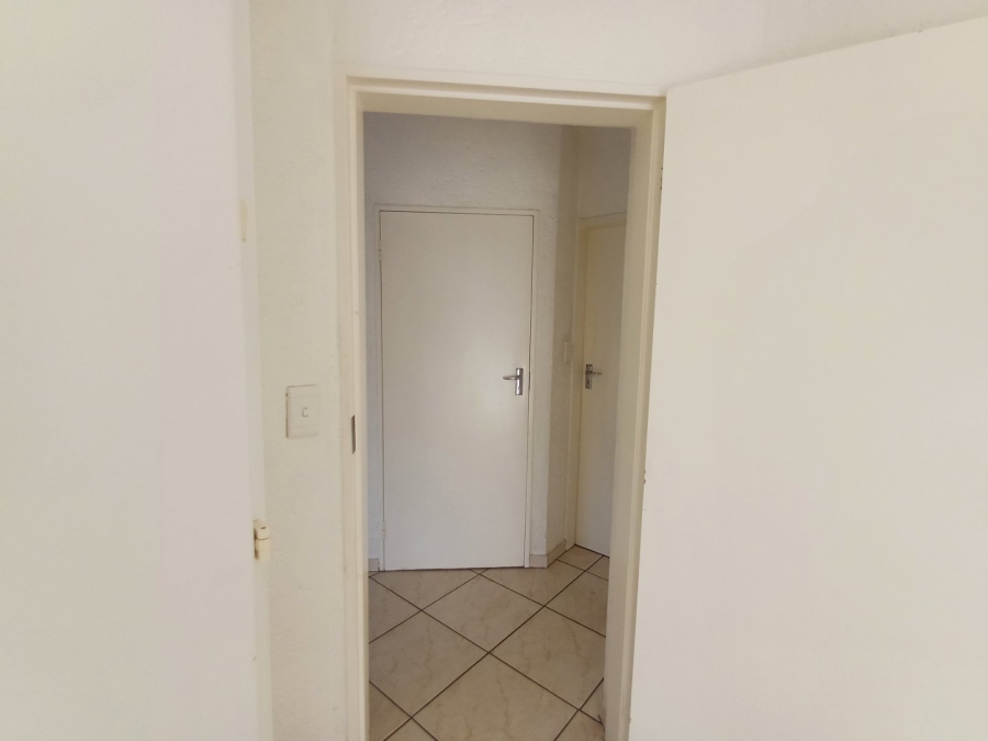To Let 2 Bedroom Property for Rent in Sandown Gauteng