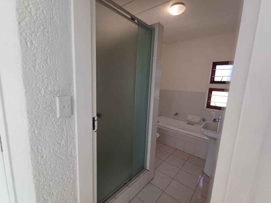 To Let 2 Bedroom Property for Rent in Sandown Gauteng