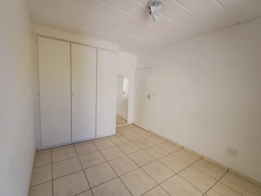 To Let 2 Bedroom Property for Rent in Sandown Gauteng