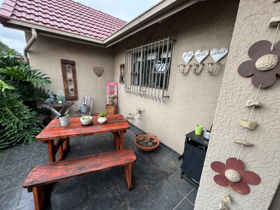 4 Bedroom Property for Sale in Verwoerdpark Gauteng