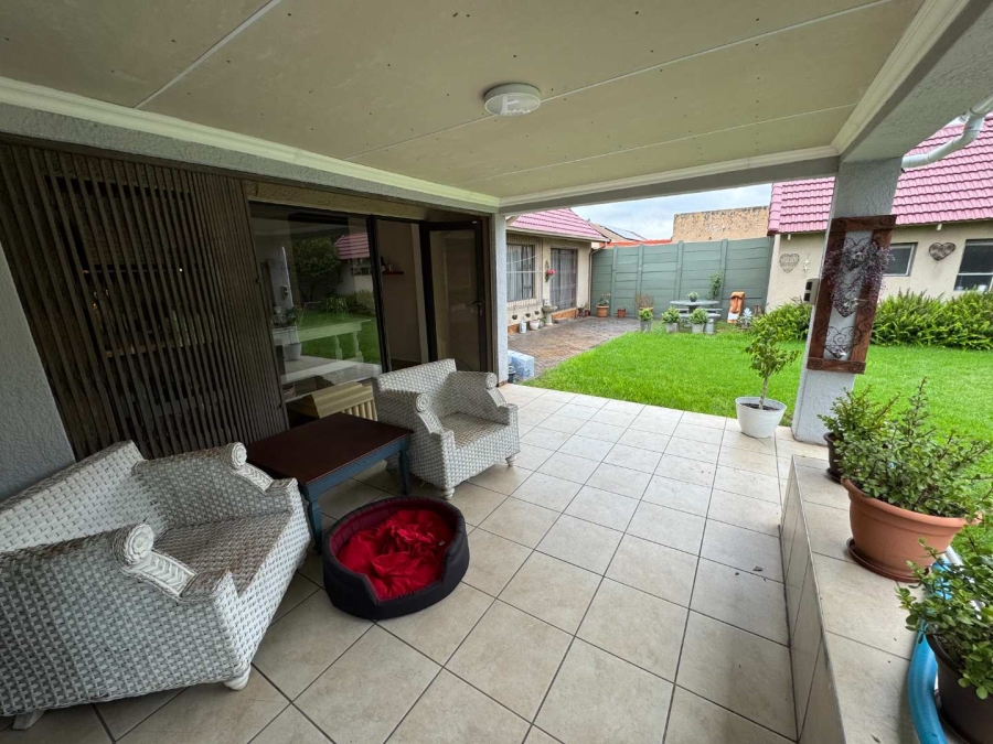 4 Bedroom Property for Sale in Verwoerdpark Gauteng