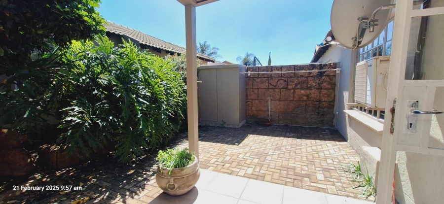 2 Bedroom Property for Sale in Dayanglen Gauteng