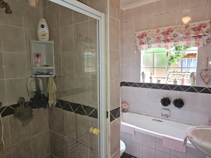 2 Bedroom Property for Sale in Amberfield Glen Gauteng